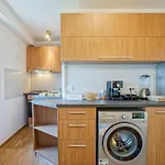 Central Studio - Pta. Alba Iulia - Metrou