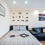 Central Studio - Pta. Alba Iulia - Metrou