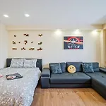 Central Studio - Pta. Alba Iulia - Metrou